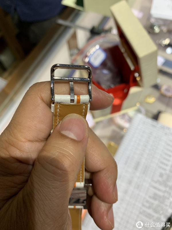 针扣另侧印，stainless steel 不锈钢