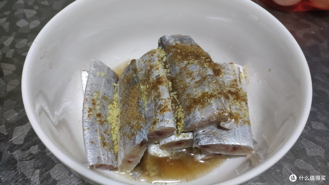 不怕刺,今天来做一个家常香酥带鱼