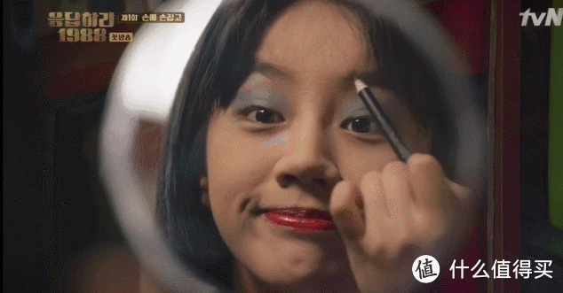 实测7面LED网红化妆镜：揭秘99%女生化不好妆的原因！