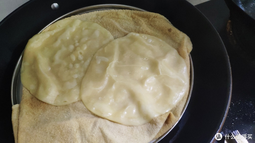 一分钟擀好春饼皮，我也做了一个有模有样的春饼