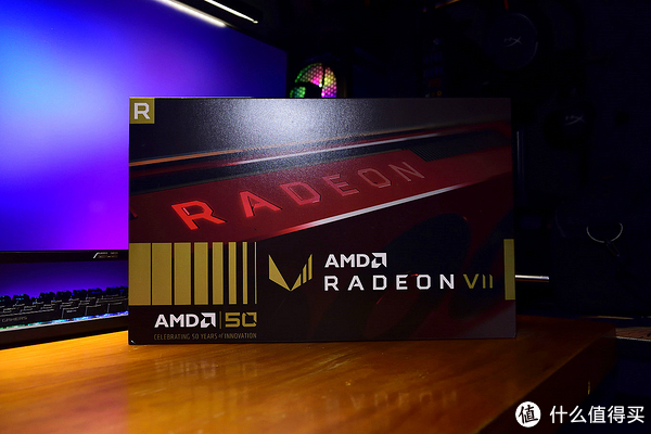 AMD Radeon VII 五十周年纪念版 包装正面