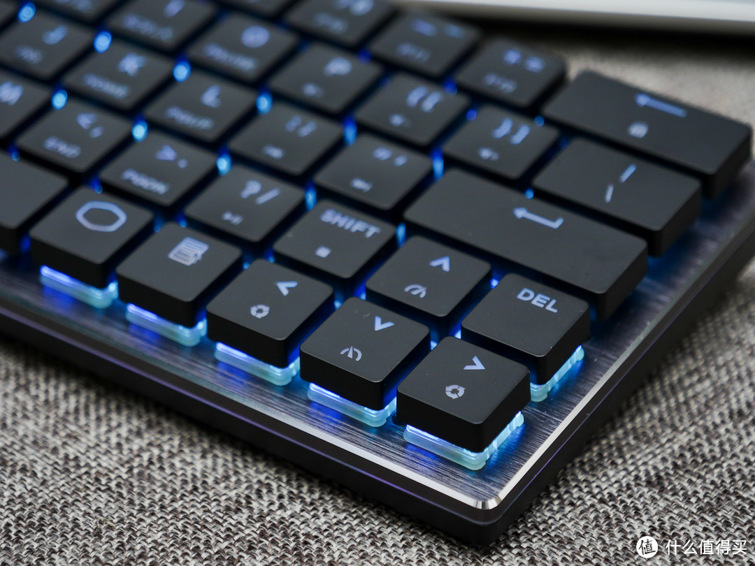 我的EDC最佳键盘出现了！酷冷SK621矮轴RGB机械键盘众测体验
