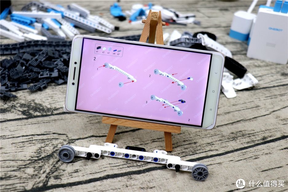 国产自主品牌和小米积木同出名门,它就是ONEBOT反履机甲积木机器人