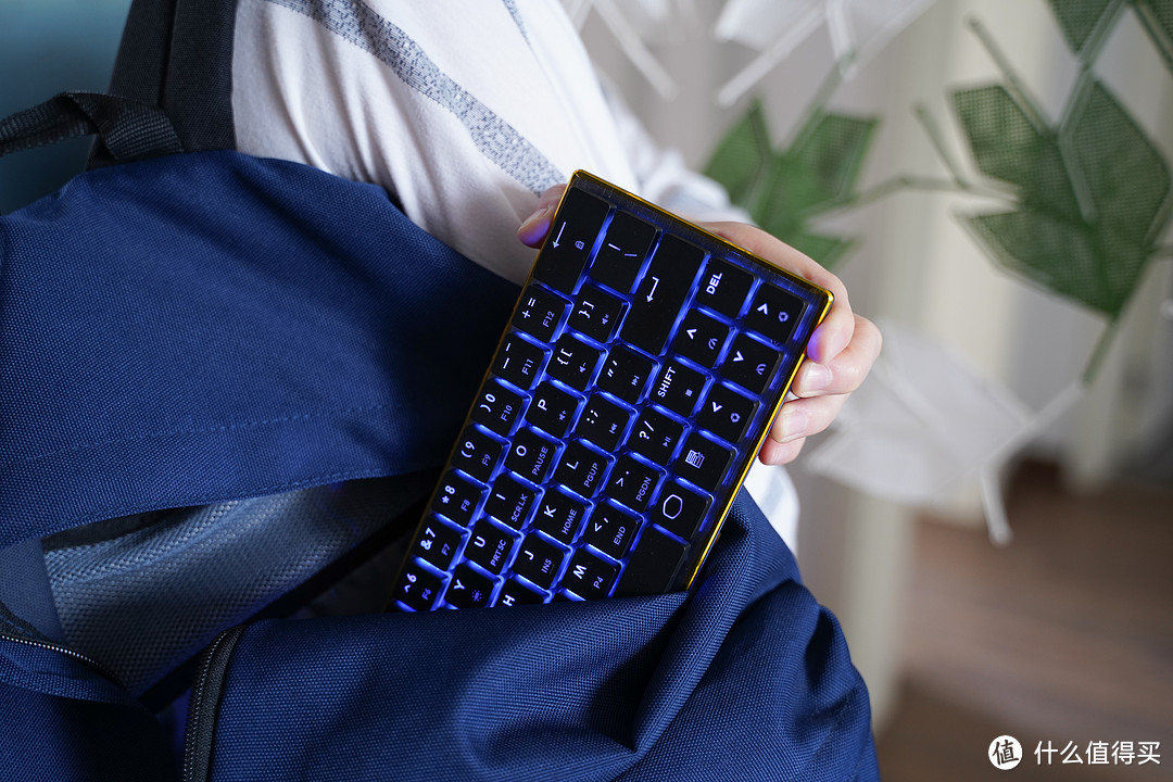 你想要的可能他都有，便携键盘的究极选择?---酷冷至尊 SK621 Cherry MX矮轴RGB机械键盘评测