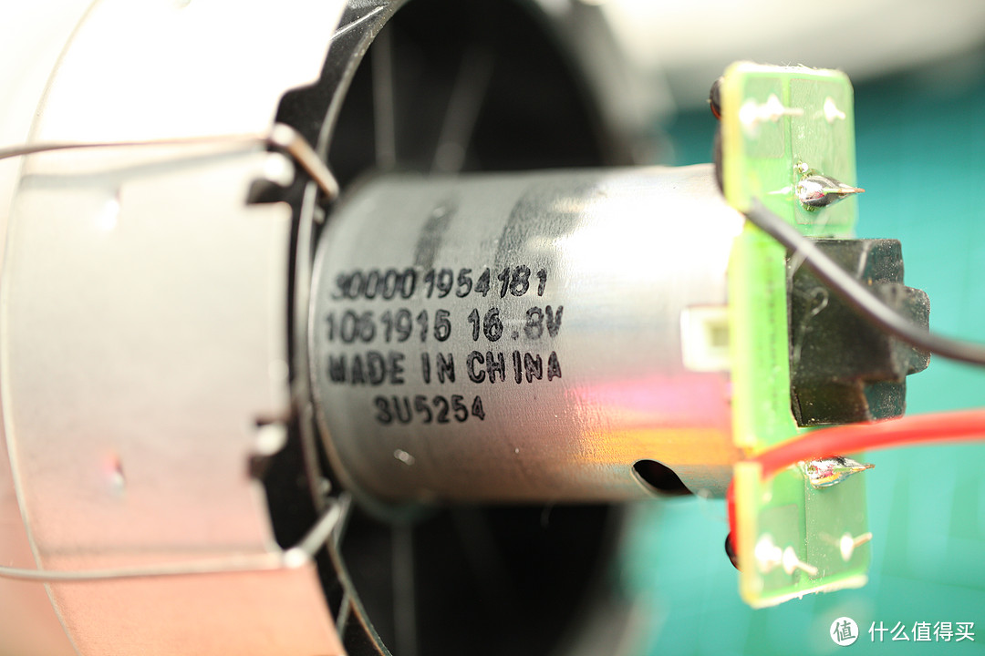 无线的自由-飞利浦SpeedPro手持吸尘器完全解体测评