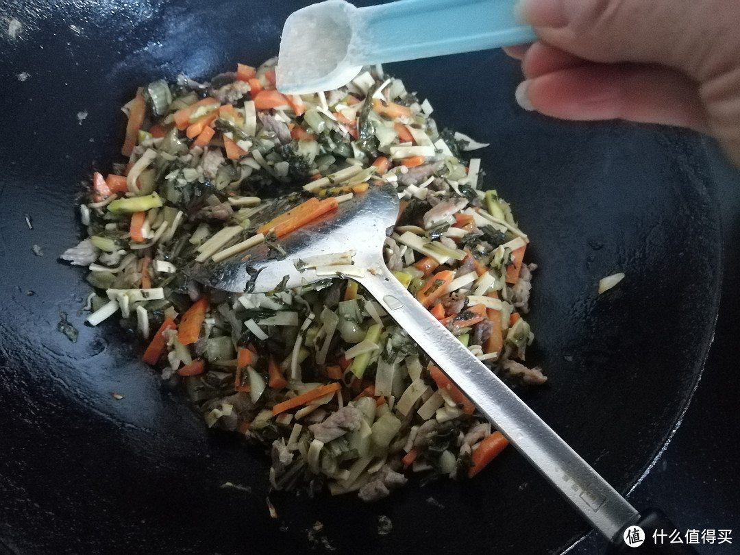 这道什锦雪菜快手简单,夏天还是清粥小菜最可口