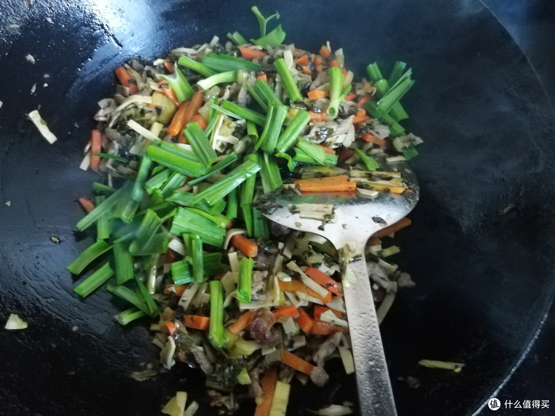这道什锦雪菜快手简单,夏天还是清粥小菜最可口