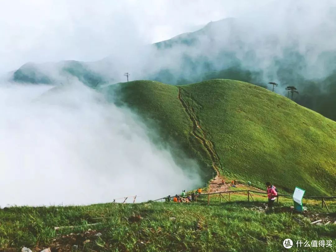 用脚步丈量武功山，感受“履步彩云间”的意境