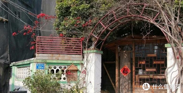 她花400万建了一栋纯白的房子,真正的“面朝大海,春暖花开”