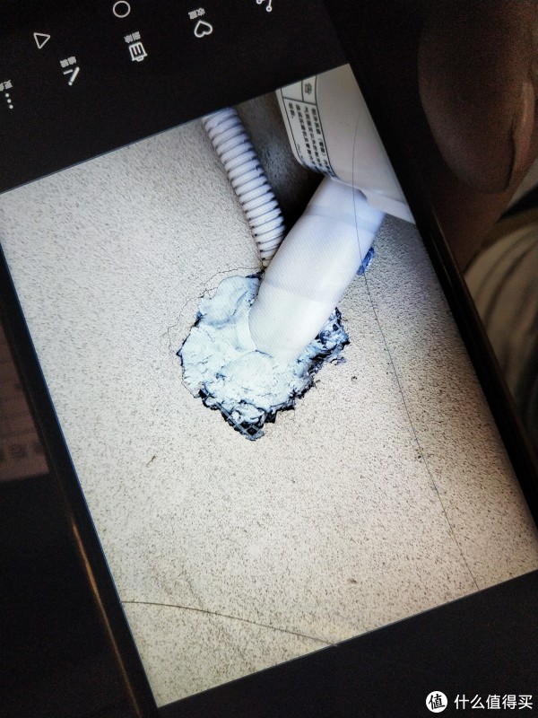 室外帮我堵住了管道口，防止进水进灰