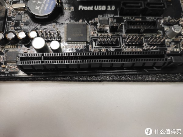 一条pci2.0 X16的扩展槽，可以扩展SATA做nas，也可以扩展网卡做软路由，机箱支持，扩展能力还是比较强大的。这里j3455提供的是pcie2.0 X1