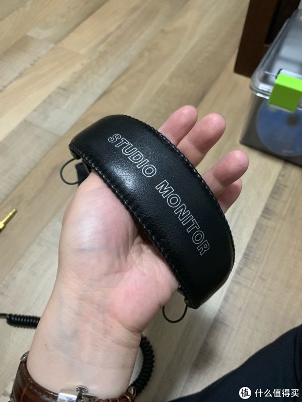 人造革的头梁，还蛮舒服的