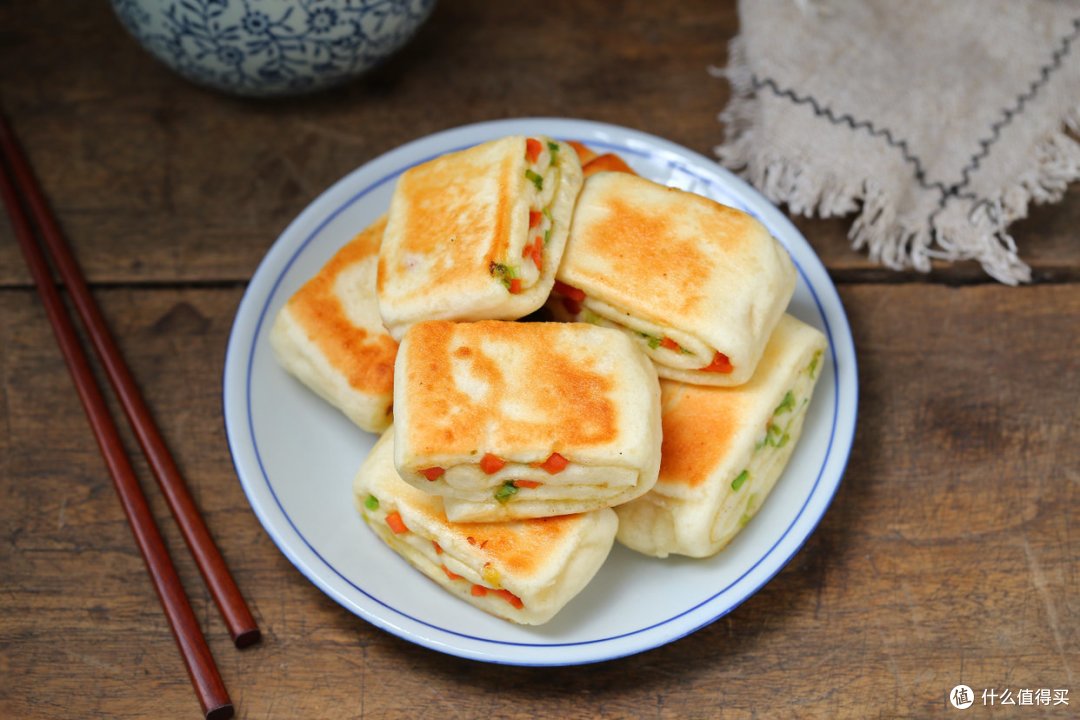 这面食我家三天两头就做一锅,不用发面省时省力,比馒头好吃多了