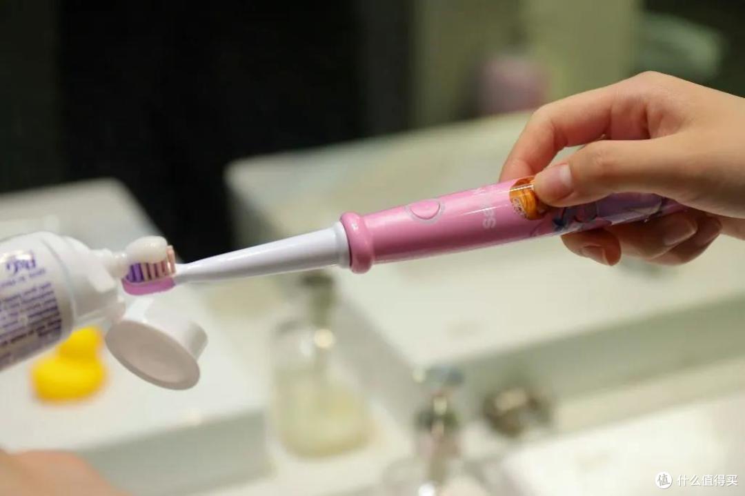 引导孩子正确刷牙，用完它我保证你无限回购