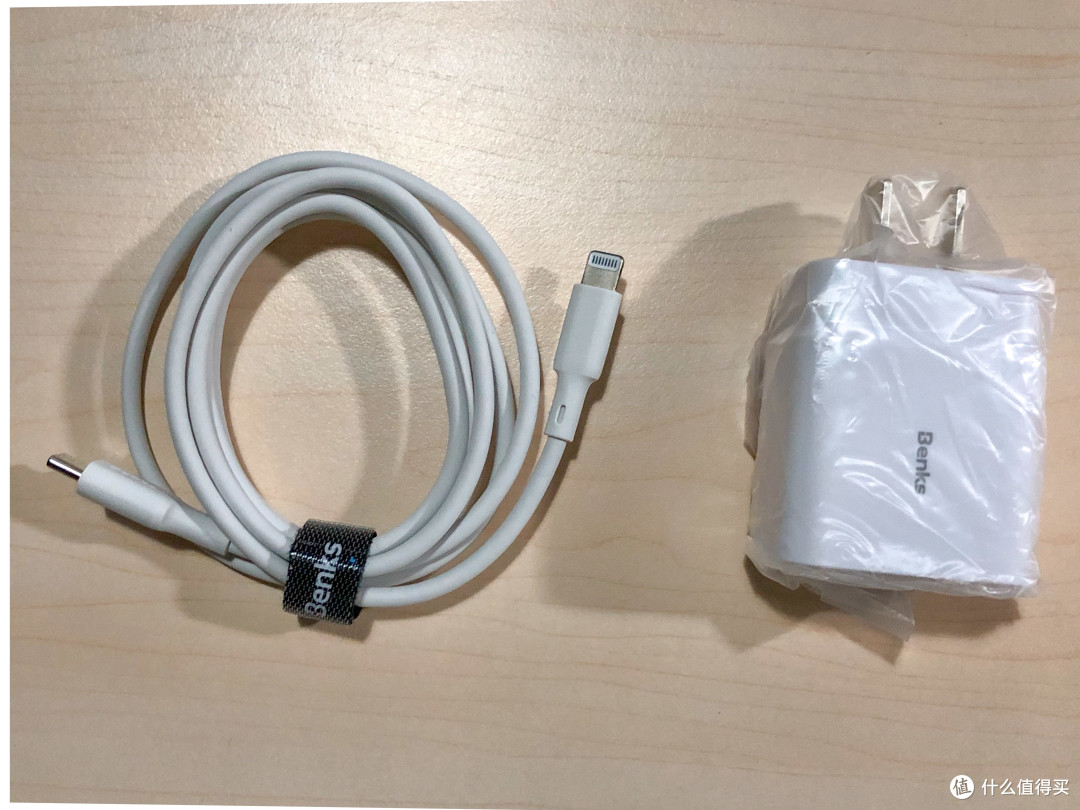 体验benks18w快充套装与紫米18w快充套装