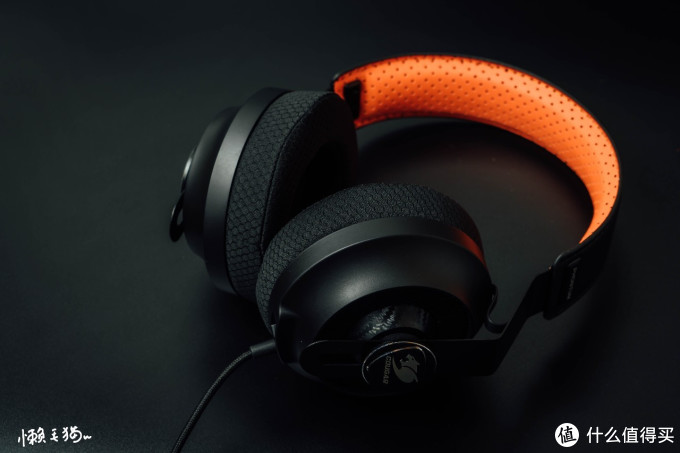 种猫草 篇九:电竞少女的新装备--骨伽Phontum 