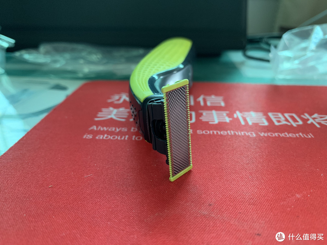 从100到400价位，三款飞利浦剃须刀同门对比-OneBlade 小T刀和PQ218、S5079