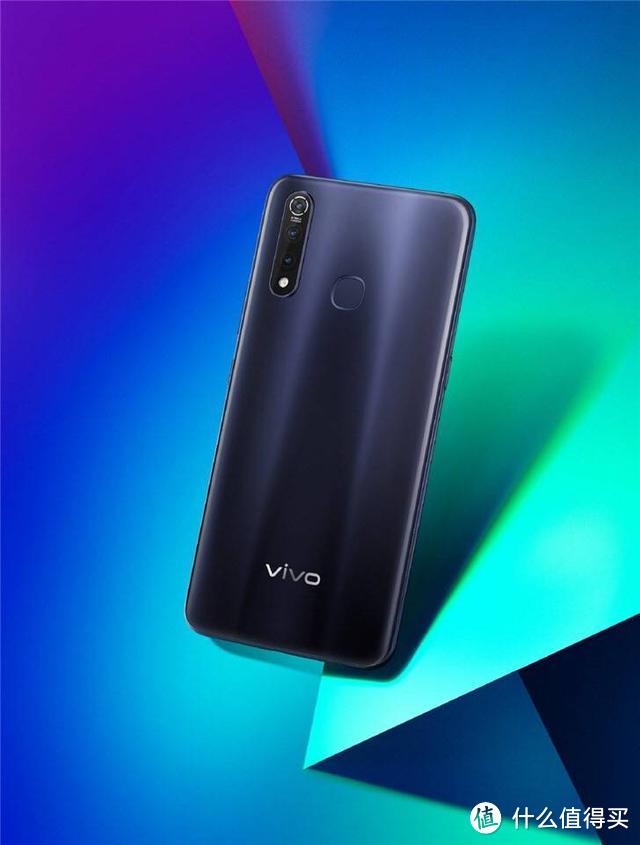 vivo Z5x今日正式发布 挖孔屏或成做大短板