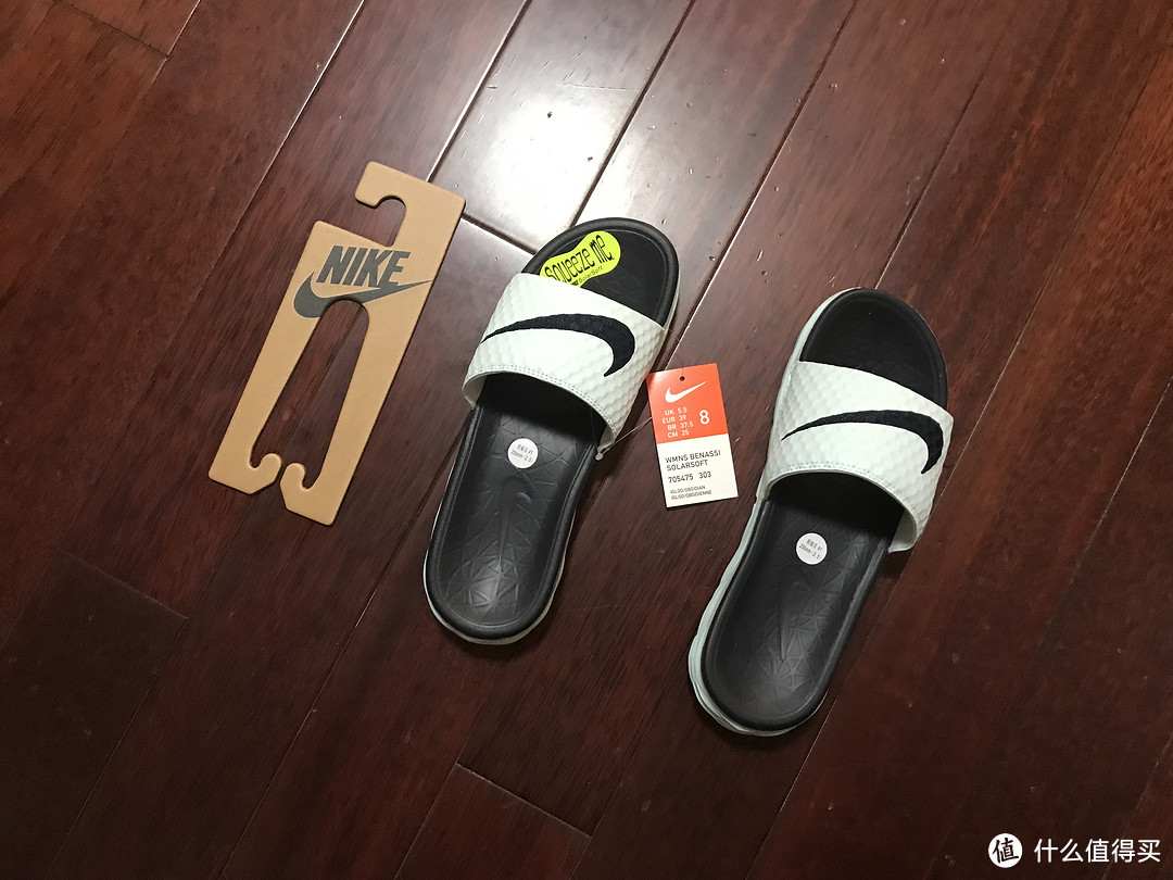 应季Tiffany配色的NIKE BENASSI SOLARSOFT拖鞋