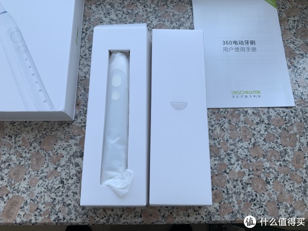 拆开之后是主要的刷柄和适用说明
