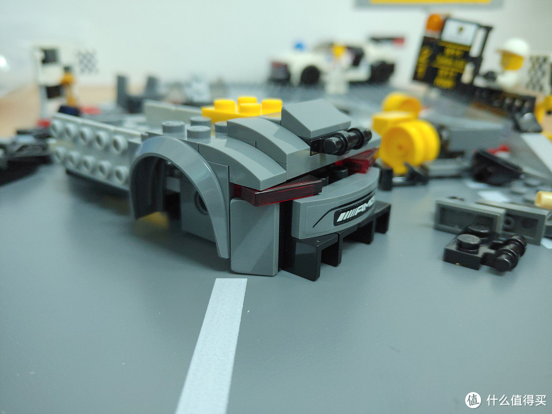 目前唯一一辆乐高AMG跑车——LEGO 乐高 超级赛车系列 75877 梅赛德斯AMG GT3