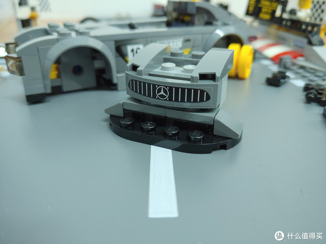 目前唯一一辆乐高AMG跑车——LEGO 乐高 超级赛车系列 75877 梅赛德斯AMG GT3