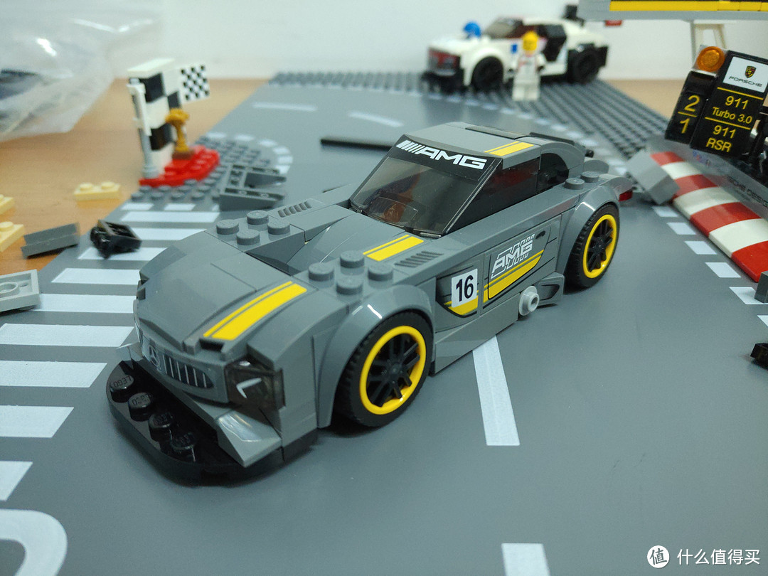 目前唯一一辆乐高AMG跑车——LEGO 乐高 超级赛车系列 75877 梅赛德斯AMG GT3