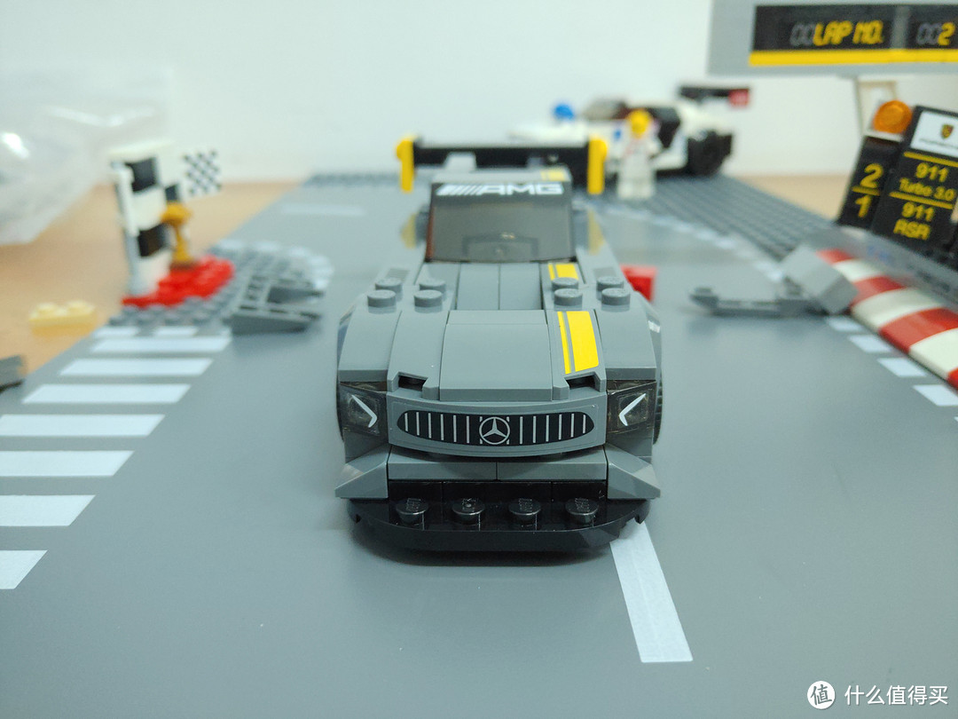 目前唯一一辆乐高AMG跑车——LEGO 乐高 超级赛车系列 75877 梅赛德斯AMG GT3