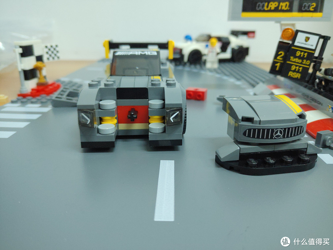 目前唯一一辆乐高AMG跑车——LEGO 乐高 超级赛车系列 75877 梅赛德斯AMG GT3