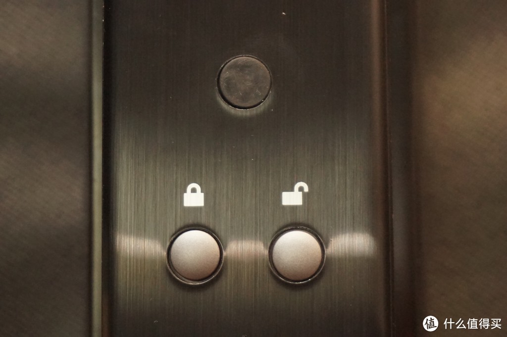 高贵、安全只要有它一点就够了-德施曼Q3智能指纹门锁评测
