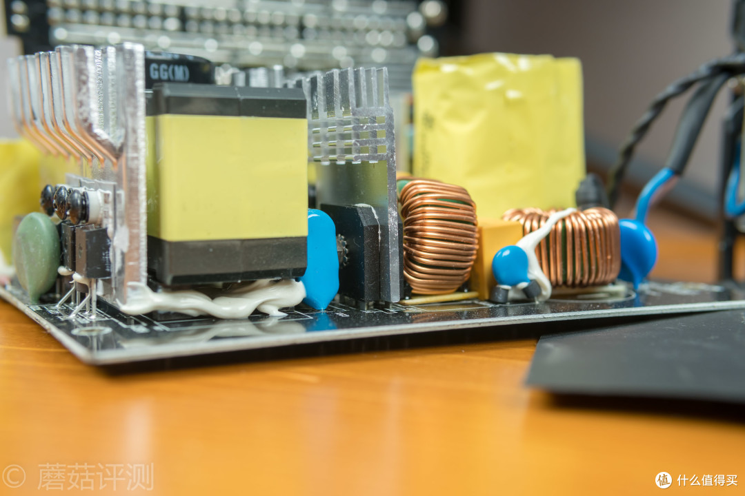 打开外壳，这款电源的内部同样优秀！安钛克HCG-X850高端金牌全模组电源 拆解评测