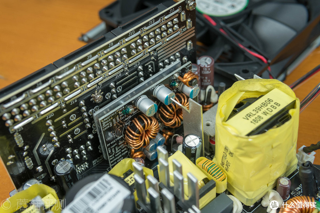打开外壳，这款电源的内部同样优秀！安钛克HCG-X850高端金牌全模组电源 拆解评测