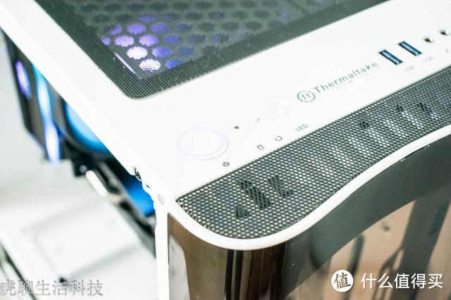 拉开门就换内存换显卡,这个是橱柜改造的机箱?