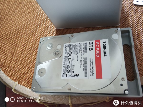 东芝的非叠瓦盘，强烈推荐，目前可靠性最高的民用盘