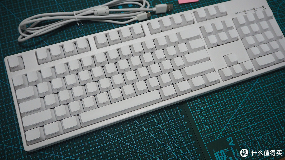 贼鸥Plus 3机械键盘开箱拆解及简单对比前代产品