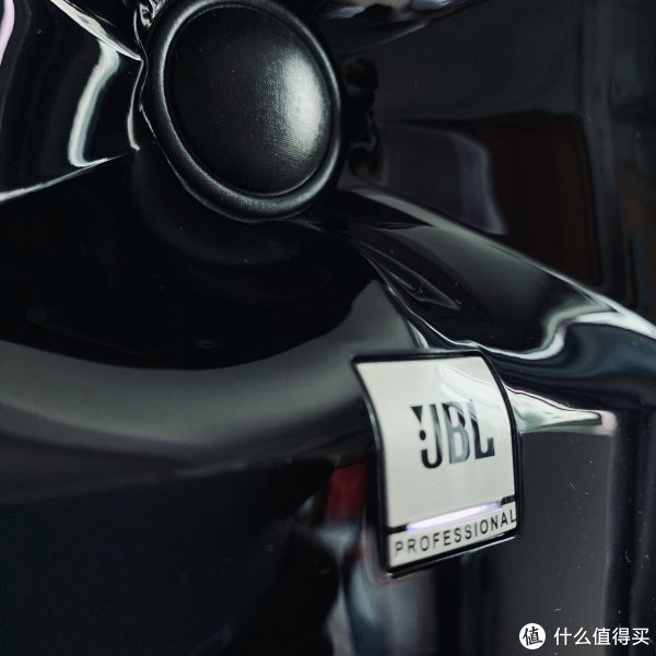 断电后白色电源灯仍能维持一两秒才熄灭