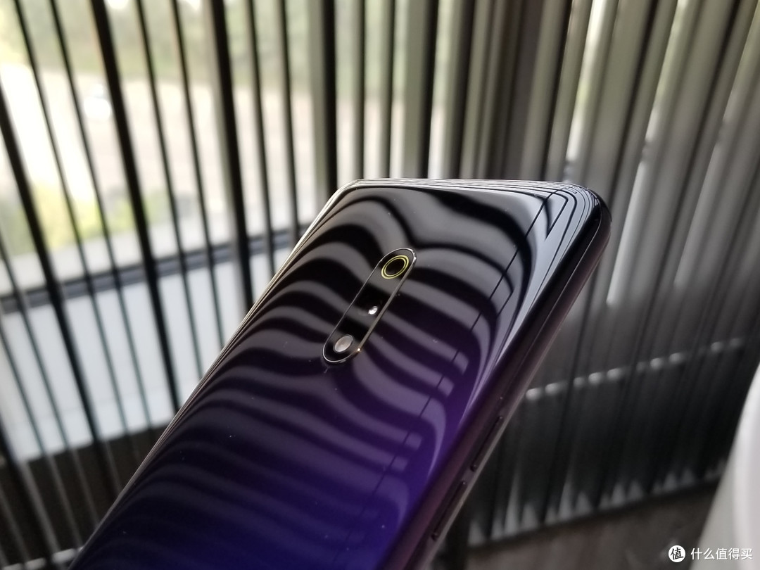realme X体验报告：几乎改写了1500元手机的传统印象