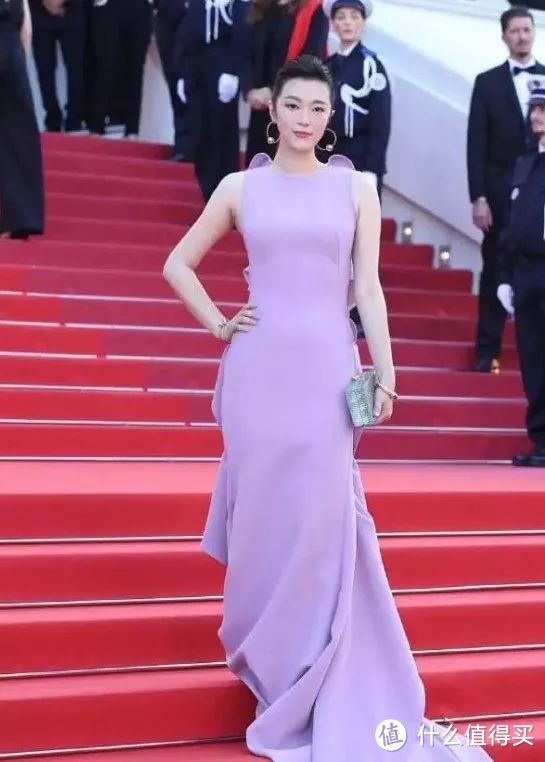 奉俊昊众望所归摘得金棕榈,本届戛纳令人心服口服!