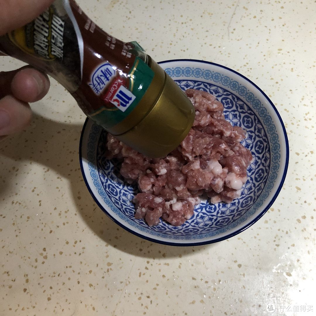 简单美味的营养早餐！皮蛋瘦肉粥