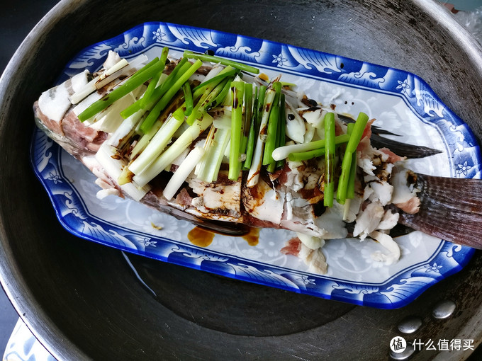 今天用罗非鱼做一道菜，鱼羊合之为鲜，清蒸罗非鱼