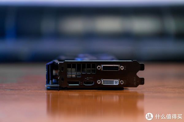 双DVI+HDMI+DP，走DP口我G32PRO的FreeSnyc终于复工了