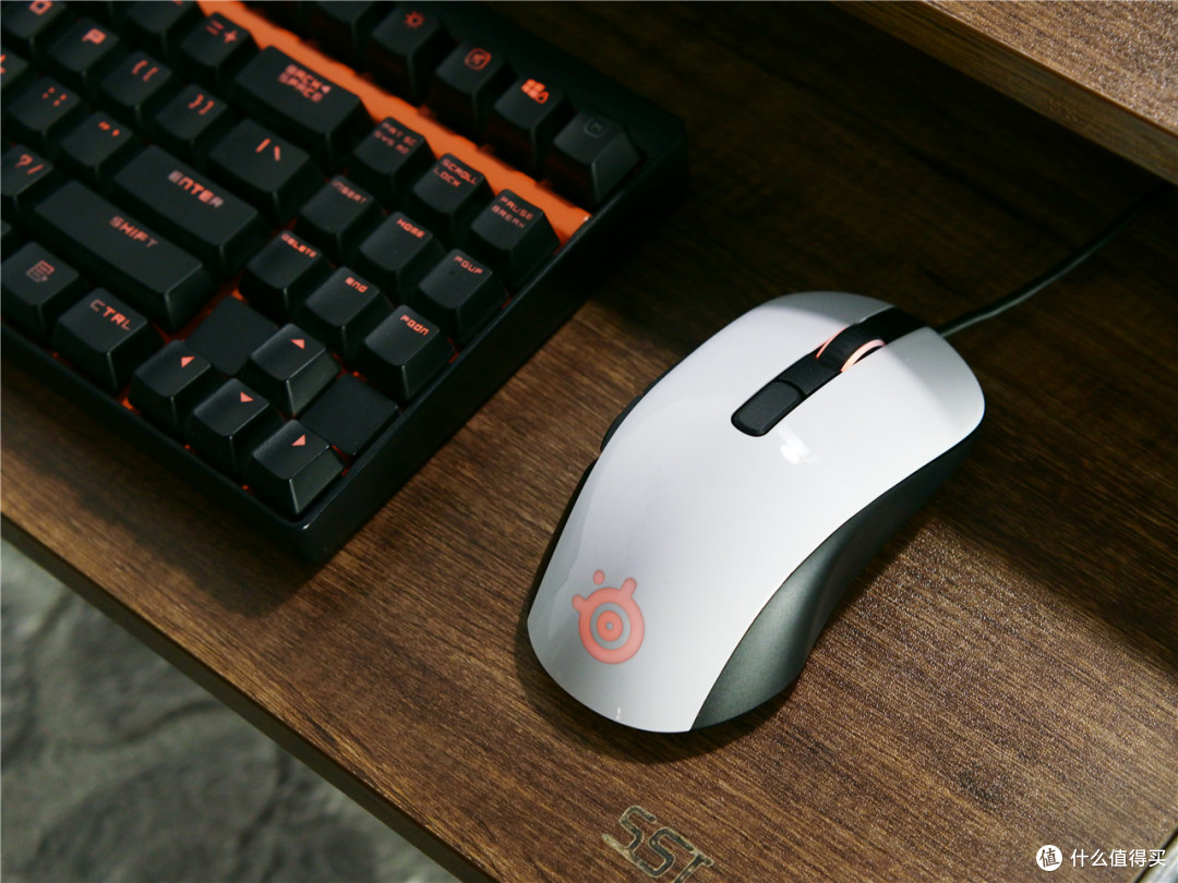 「超逸酷玩」赛睿rival 106游戏鼠标除了电竞模式,rgb灯效模式也感人.