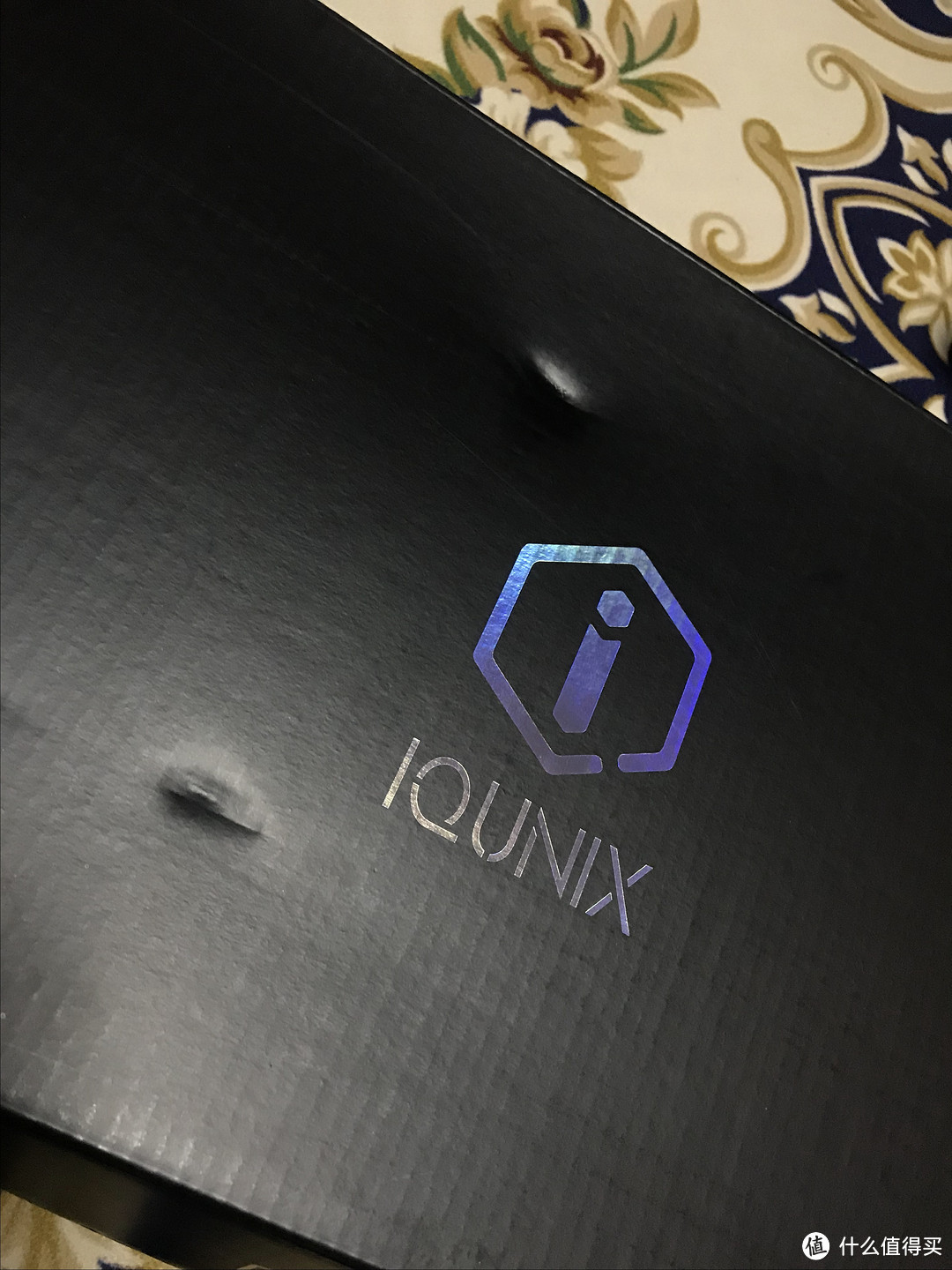 桌面空间布局新方式 iQunix Spider 屏幕显示器支架 开箱评测