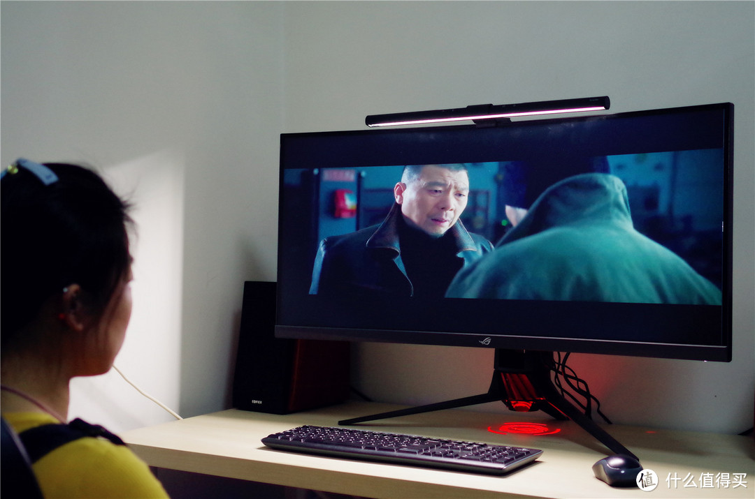 显示器专属护眼灯,明基WiT ScreenBar挂灯体验