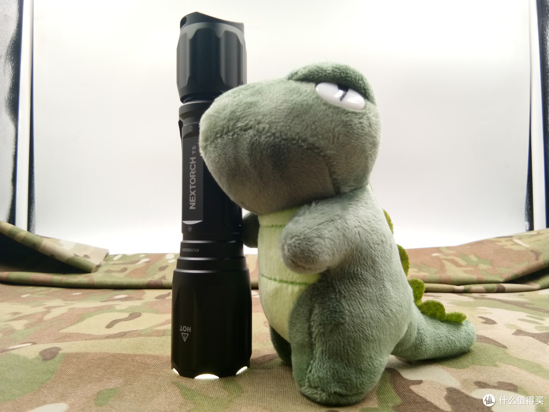 三防新品——纳丽德T5超远射战术手电测评