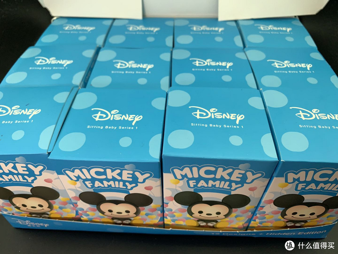可以送给女朋友的520礼物 — 泡泡玛特的迪士尼盲盒套装。