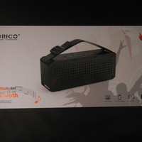奥睿科 SOUNDPLUS-M1 便携式手提蓝牙音响外观展示(全家福|本体|数据线|面板|功能键)