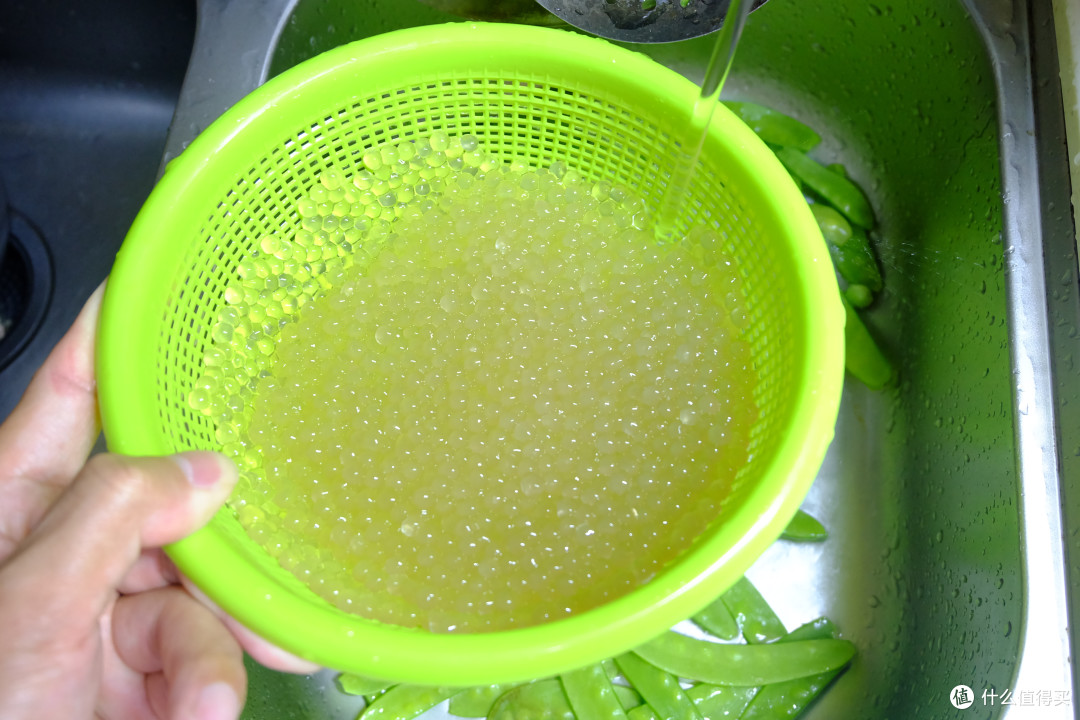 夏日消暑佳品:简单易做的西米露糖水和百合枸杞糖水