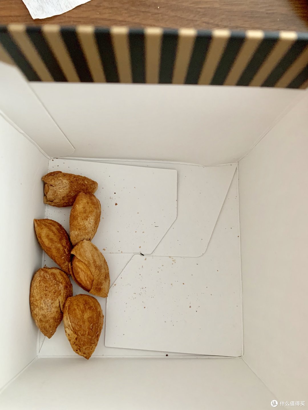 良品铺子山核桃、碳烤腰果、巴旦木开箱试吃体验