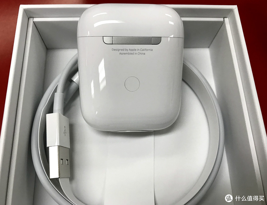 官网24分期的airpods 2 ➕小米无线充电器，还是挺香的！